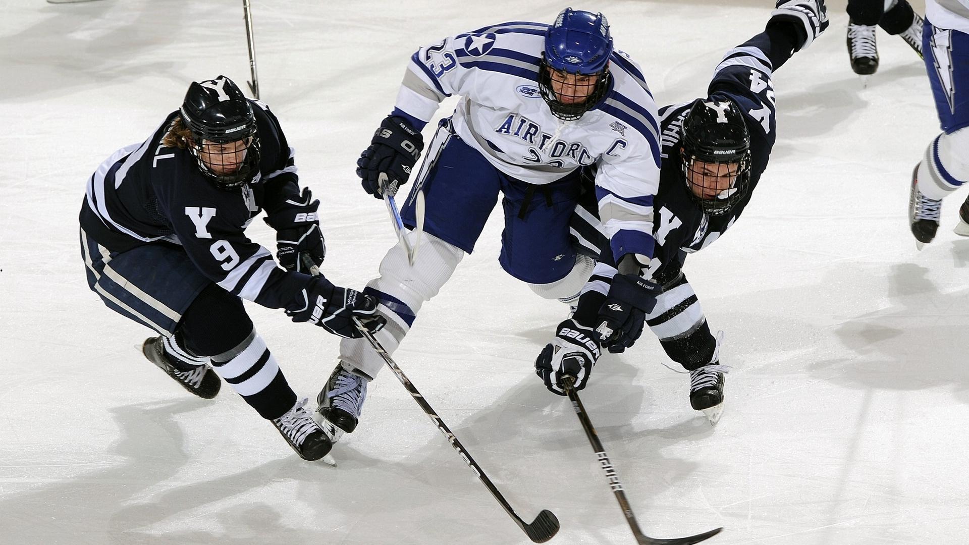 岁月流转赛场见证 易建联上下半场表现迥异引发深思