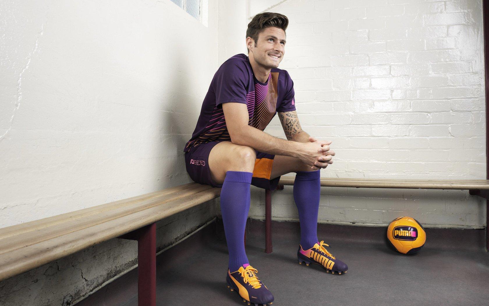 拉芒完成体检正式签约曼联，只待俱乐部官宣确认